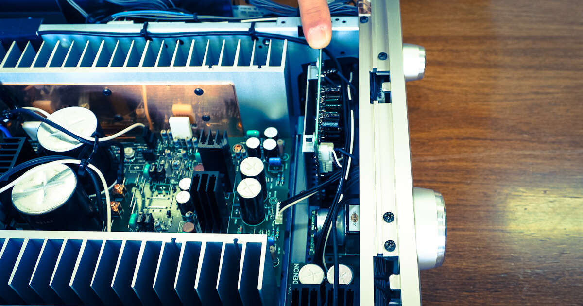 デノンの新ミドルグレードプリメインアンプ「PMA-1700NE」開発者 新井